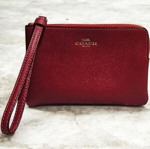 Coach Corner Zip Wristlet Red EUC Style #58032